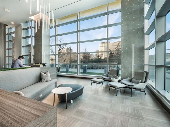 Building Photo - 400 Army Navy Dr