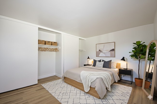 Building Photo - Gorgeous House in Norma Triangle