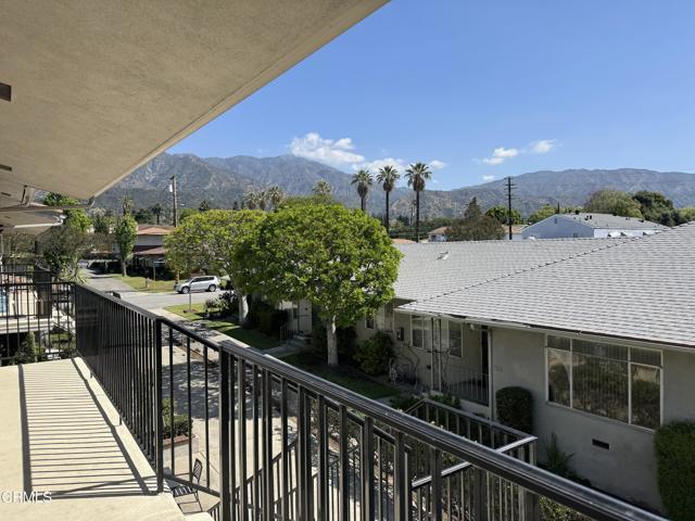 Building Photo - 520 Linwood Ave