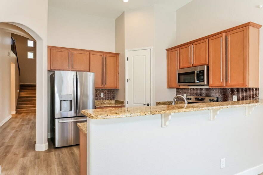 Building Photo - 6512 S 49th Dr