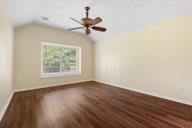 Building Photo - 27 N Queenscliff Cir