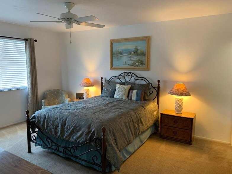 Building Photo - 1739 Golf Club Dr