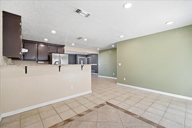 Building Photo - 2944 Calle Del Sol Way