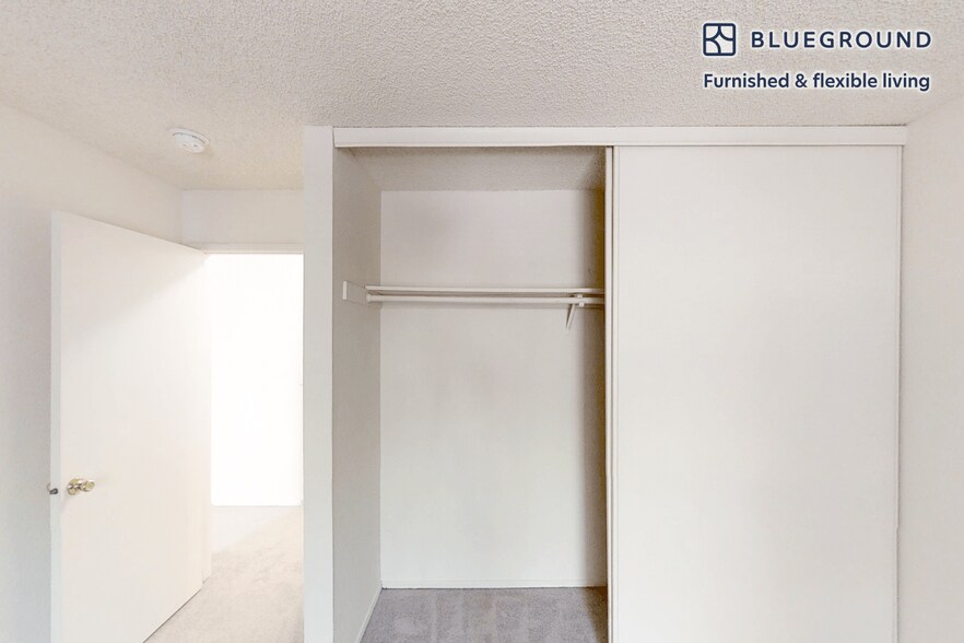 Building Photo - 231 Woodcreek Common