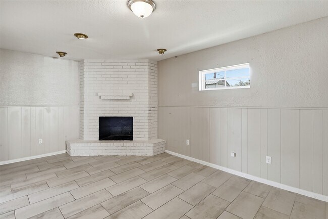 Building Photo - 6226 Antha St