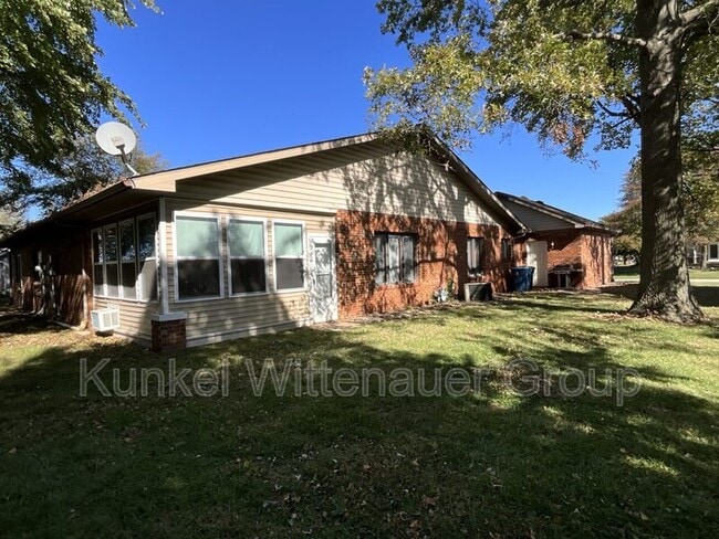 Building Photo - 9 Old Orchard Ln