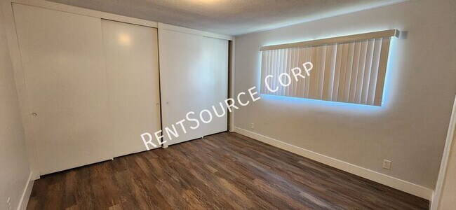 Building Photo - 850 N Redding Way