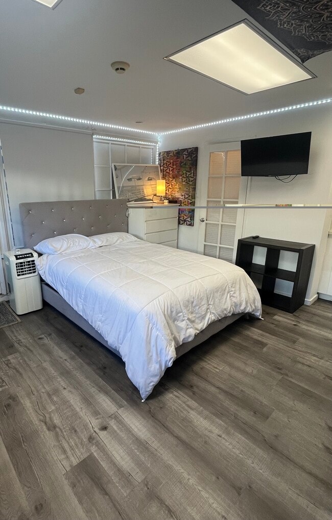 Bedroom Area - 2331 Ocean Ave