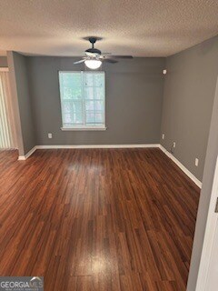 Building Photo - 6213 Hickory Ln Cir