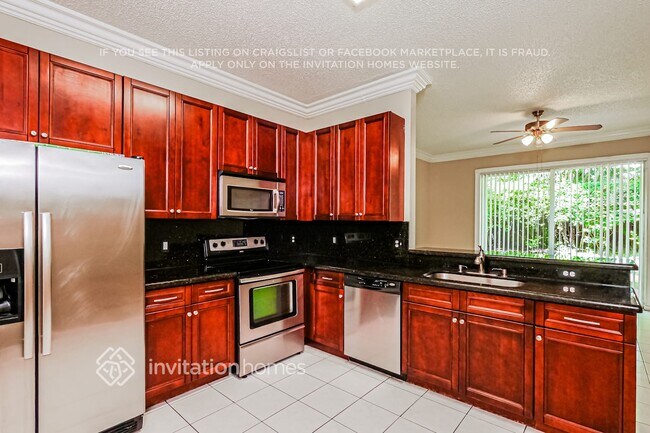 Building Photo - 5833 Eagle Cay Ln