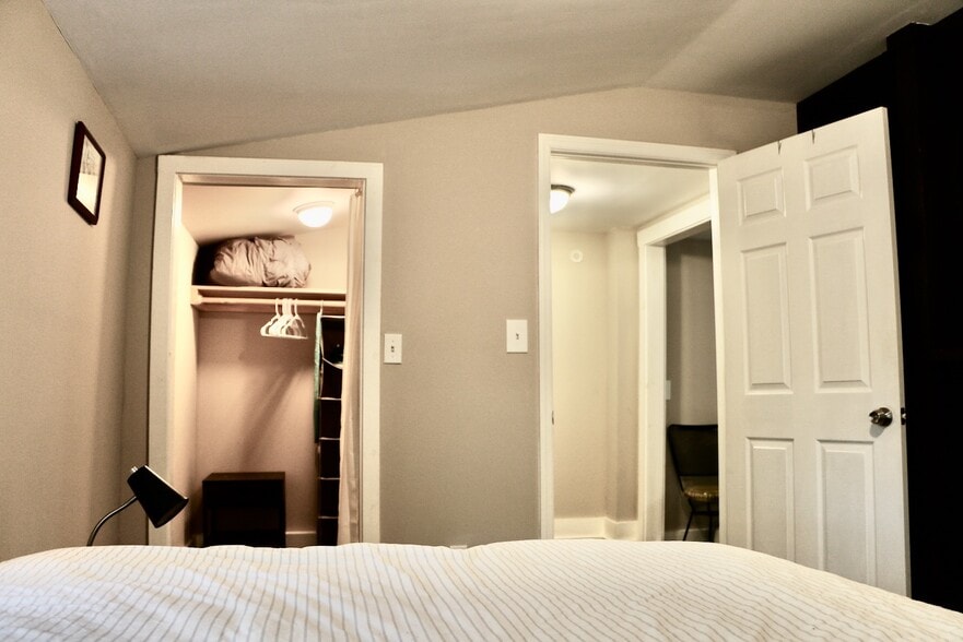 Building Photo - 114 Lucile St