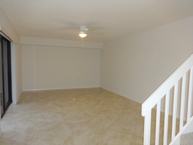 Building Photo - 2802 28th Ct