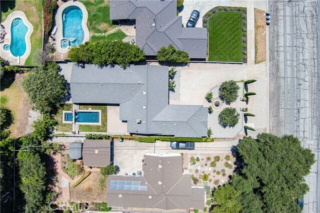 Building Photo - 614 N Glendora Ave