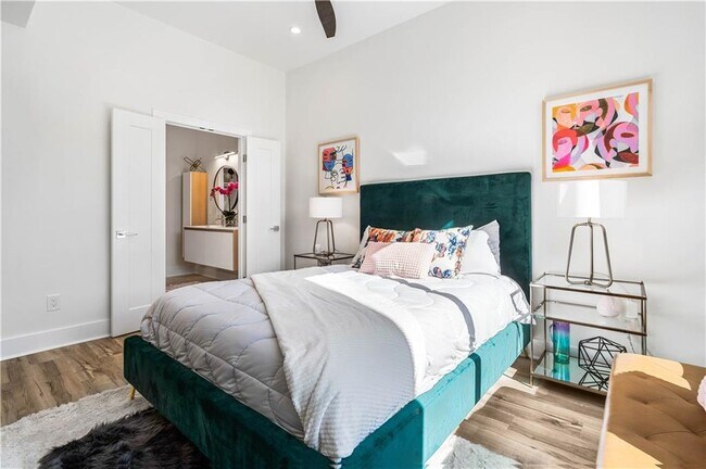 Building Photo - 1155 Custer Ave SE