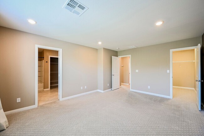 Building Photo - Look No Further! Lovely 3 Bedroom And 2.5 ...