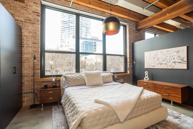 Building Photo - 1727 S Indiana Ave