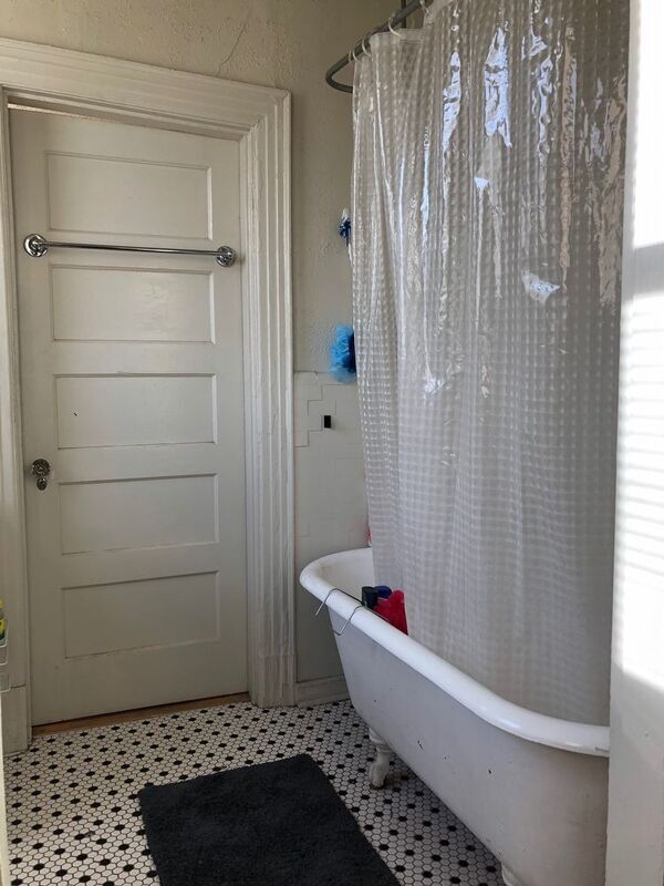 Building Photo - 603 S Davis Ave