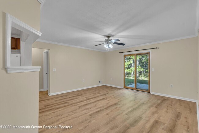 Building Photo - 134 Whispering Oaks Way