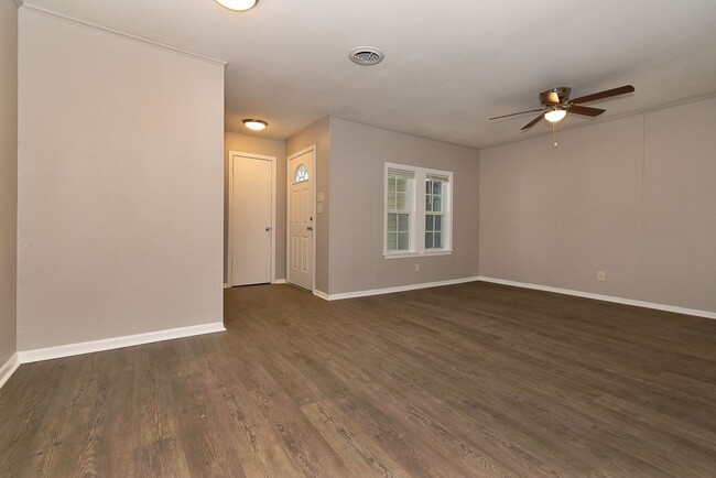 Building Photo - 50003 Del Ra Dr