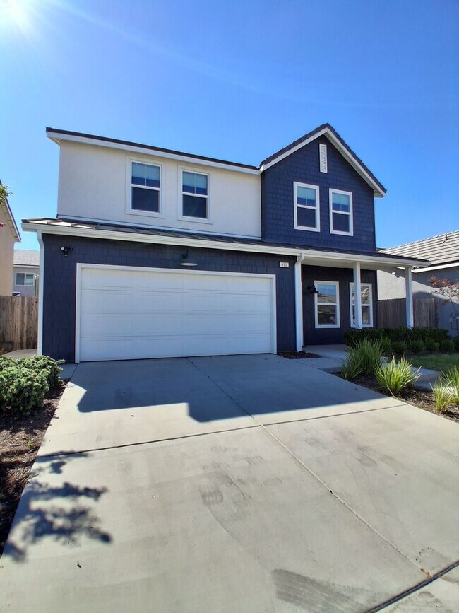 Building Photo - 911 Blue Oak Lane W