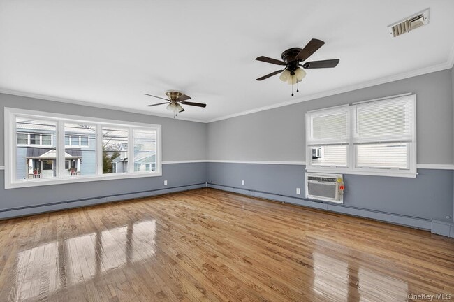 Building Photo - 9 Bay Beach Ave