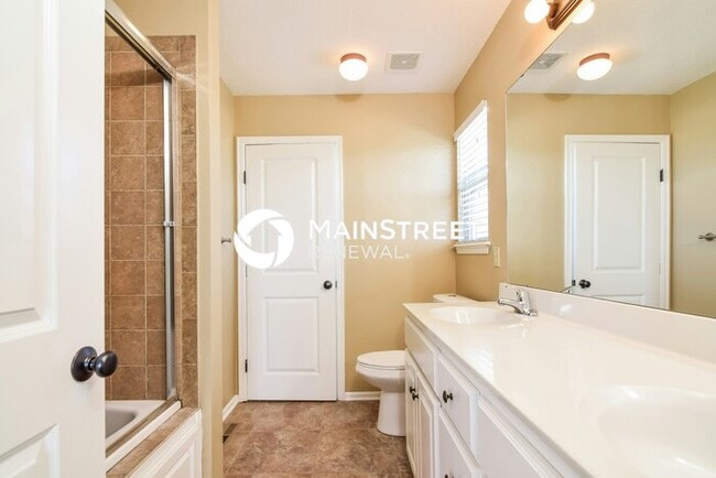 Building Photo - 3 Bedroom Pet-Friendly Home in Grain Valley, MO with Main Street Renewal