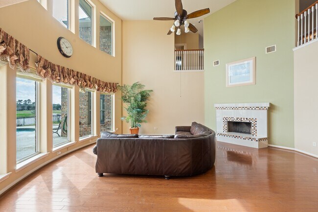 Building Photo - 9710 Lansing Meadows Dr