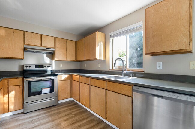 Building Photo - 17446 SE 82nd Dr