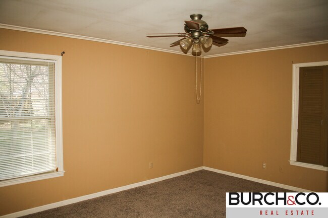 Building Photo - 1515 Kitchen St