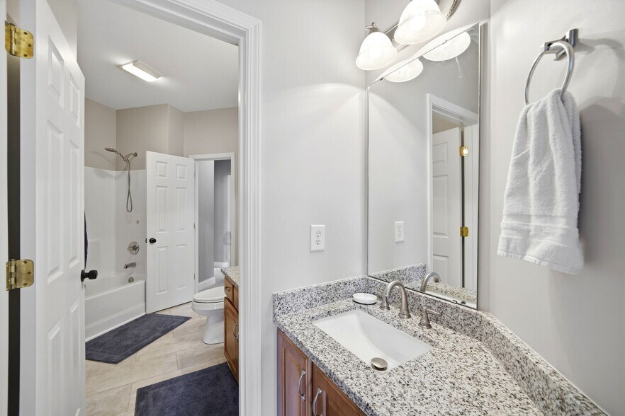 Building Photo - 6011 Latta Springs Cir