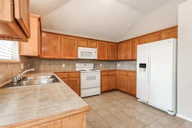 Building Photo - 1836 Parkridge Dr