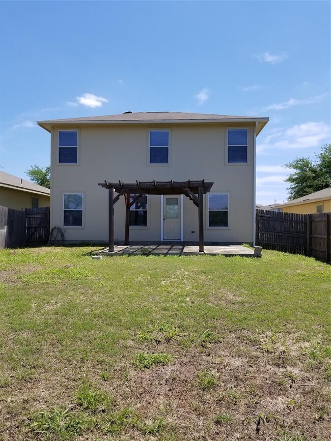 Building Photo - 1121 Shadow Creek Blvd