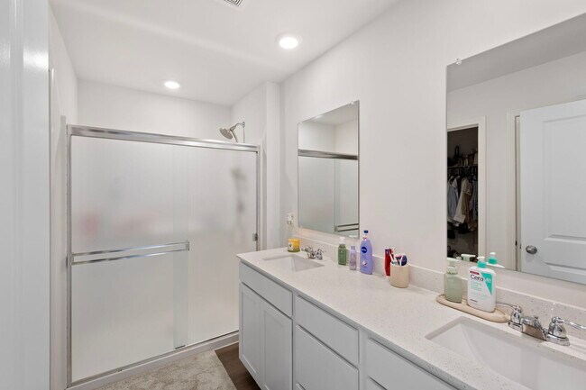 Building Photo - 2921 Acadia Cir