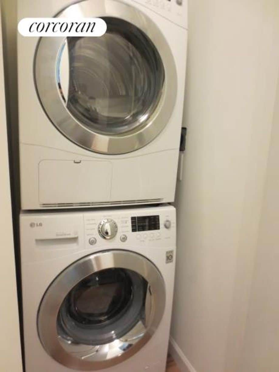 Building Photo - 70 W 11th St