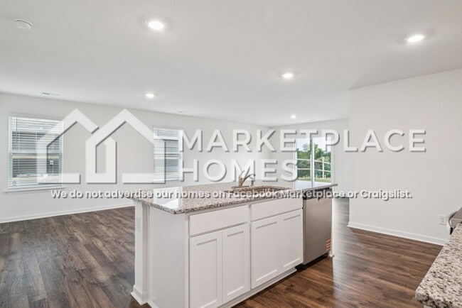 Building Photo - 2069 Southwood Cir