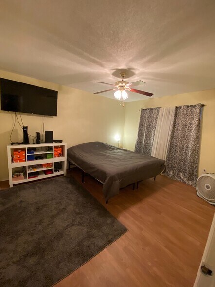 Building Photo - 22441 Westchester Blvd
