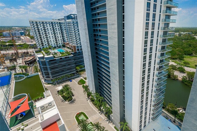 Building Photo - 16385 Biscayne Blvd