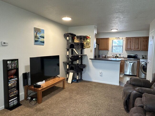 Building Photo - 1602 N 4th St