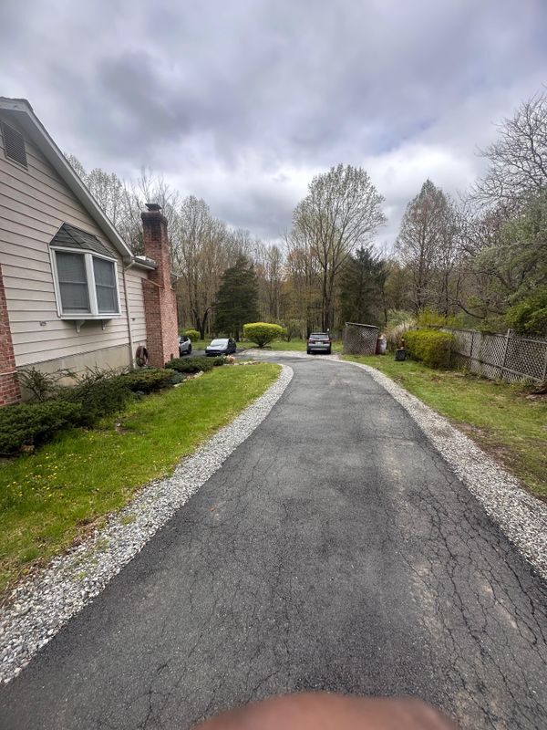 Building Photo - 645 Valley Rd