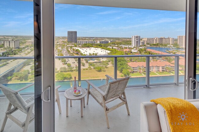 Building Photo - 4010 S Ocean Dr