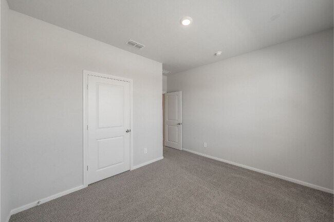 Building Photo - 8637 Centerboard Ln