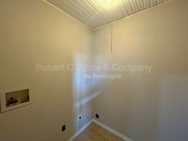 Building Photo - 314 Norwich Ave