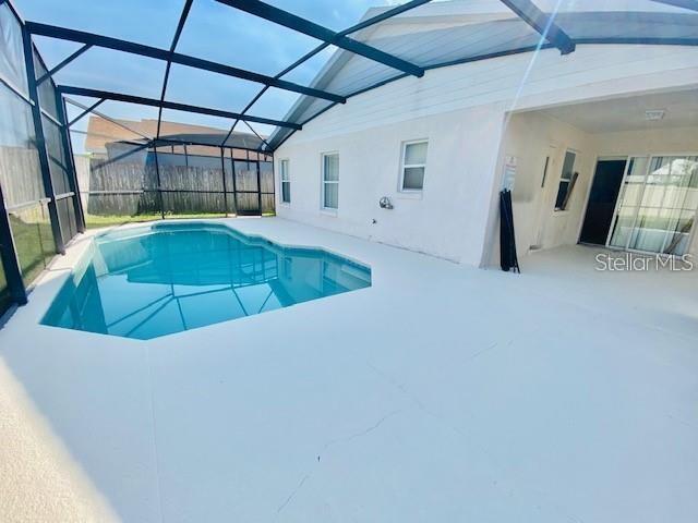 Building Photo - 147 S Roma Way