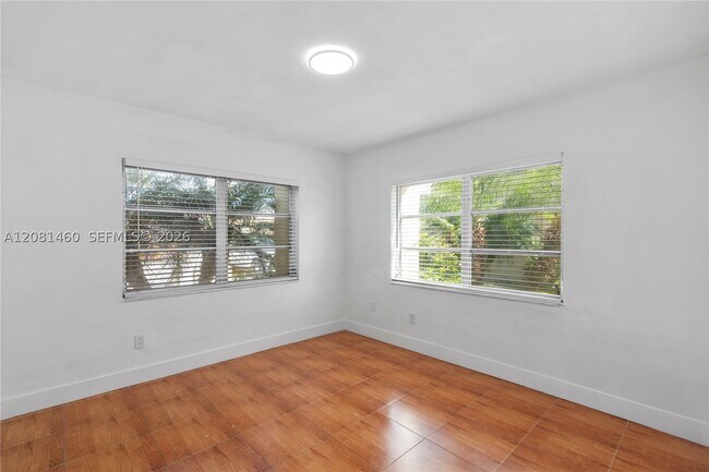 Building Photo - 14013 SW 90th Ave