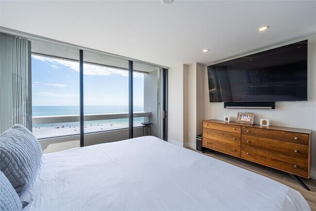 Building Photo - 5400 Ocean Blvd