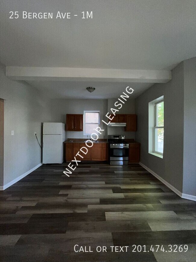 Building Photo - 25 Bergen Ave