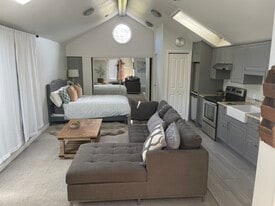 Building Photo - 1715 Lincoln Ave