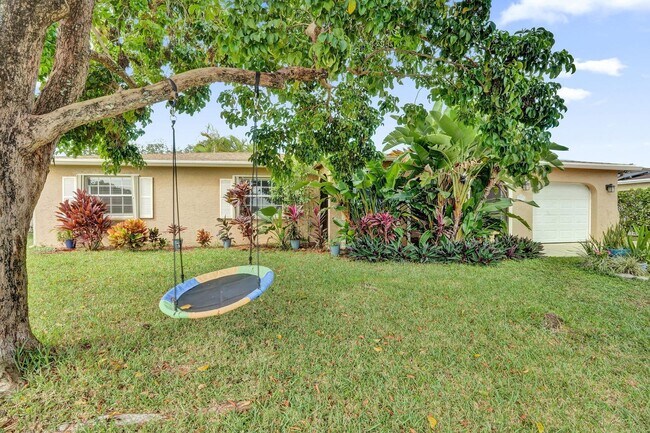 Building Photo - 22335 Boulder St