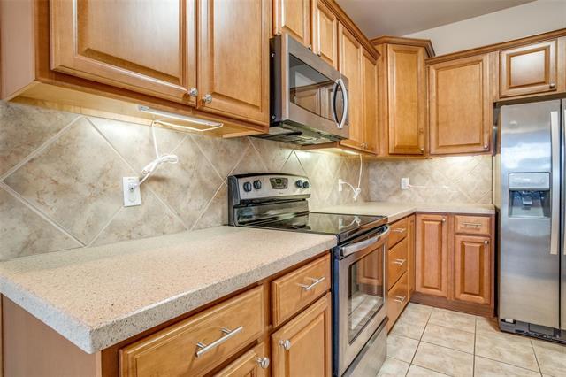 Building Photo - 187 Castleridge Dr