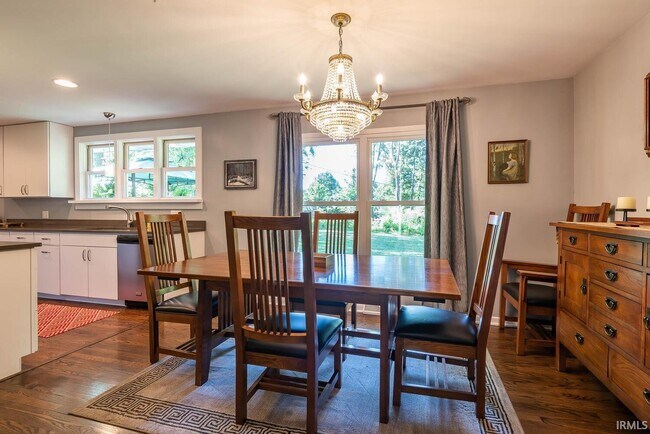 Building Photo - 1708 E Windsor Dr